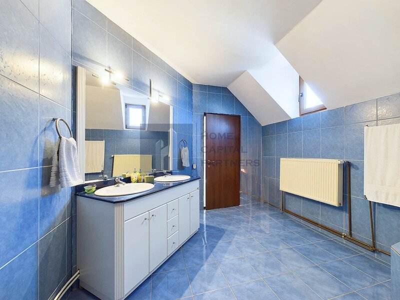 Buftea, casa de vanzare 6 camere, 3 bai, utilitati.