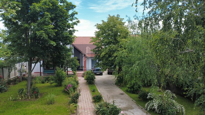 Buftea, casa de vanzare 6 camere, 3 bai, utilitati.