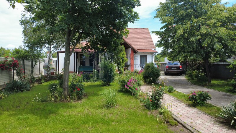 Buftea, casa de vanzare 6 camere, 3 bai, utilitati.